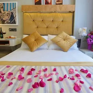 just-inn-hotel.istanbul-turkeyhotels.com/